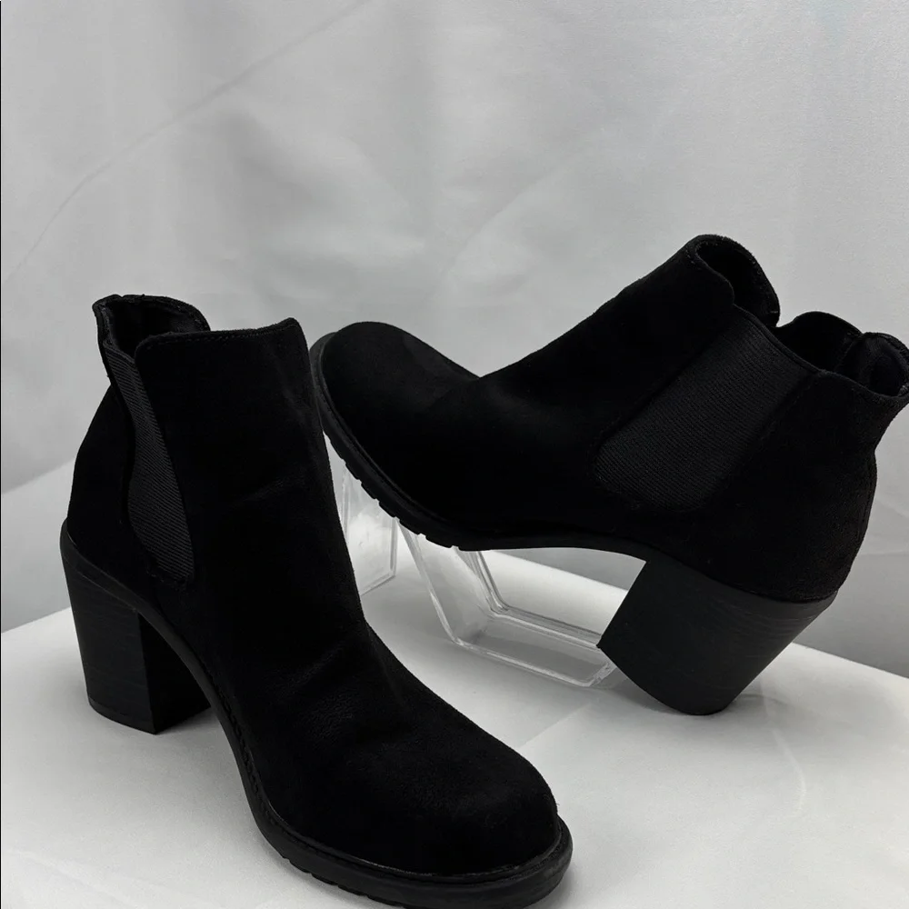 Merona Women’s Sz7.5 Black Suede Chunky Heel Ankle‎ Booties #0235